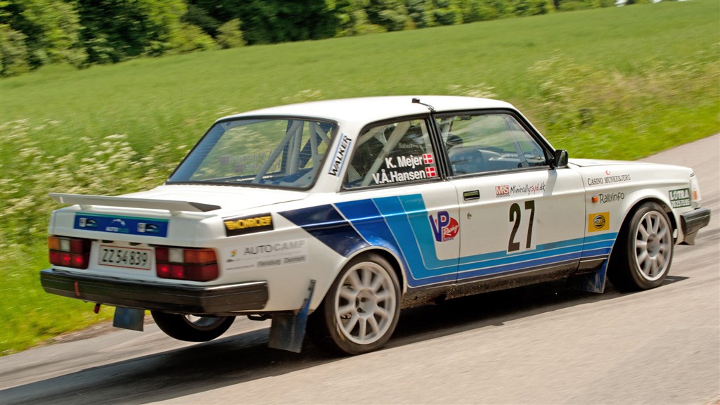 Kurt Mejer og Vagn Åge Hansen er helt klar til efterårets mange løb. Her fanget i en hurtig kurve i Anderup El Rally i juni
(Foto: Rallypics.dk)